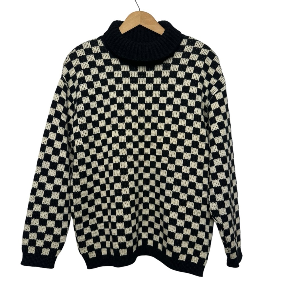 B. Altman & Co. vintage black & white checkered 100% Wool turtleneck sweater